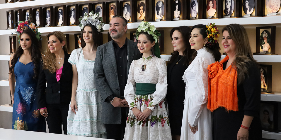 Imagen de Presentan Concurso de Traje Típico